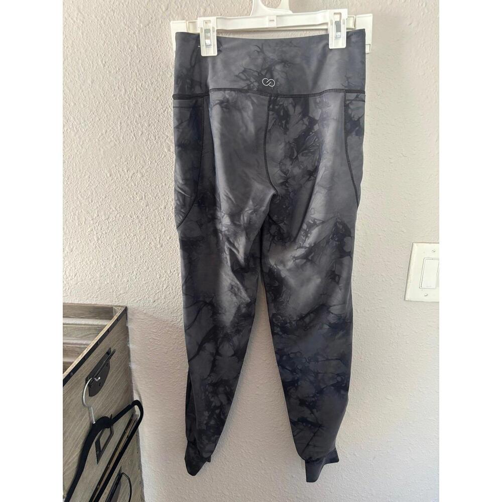 Calia by Carrie Underwood grey print joggers size S. EUC